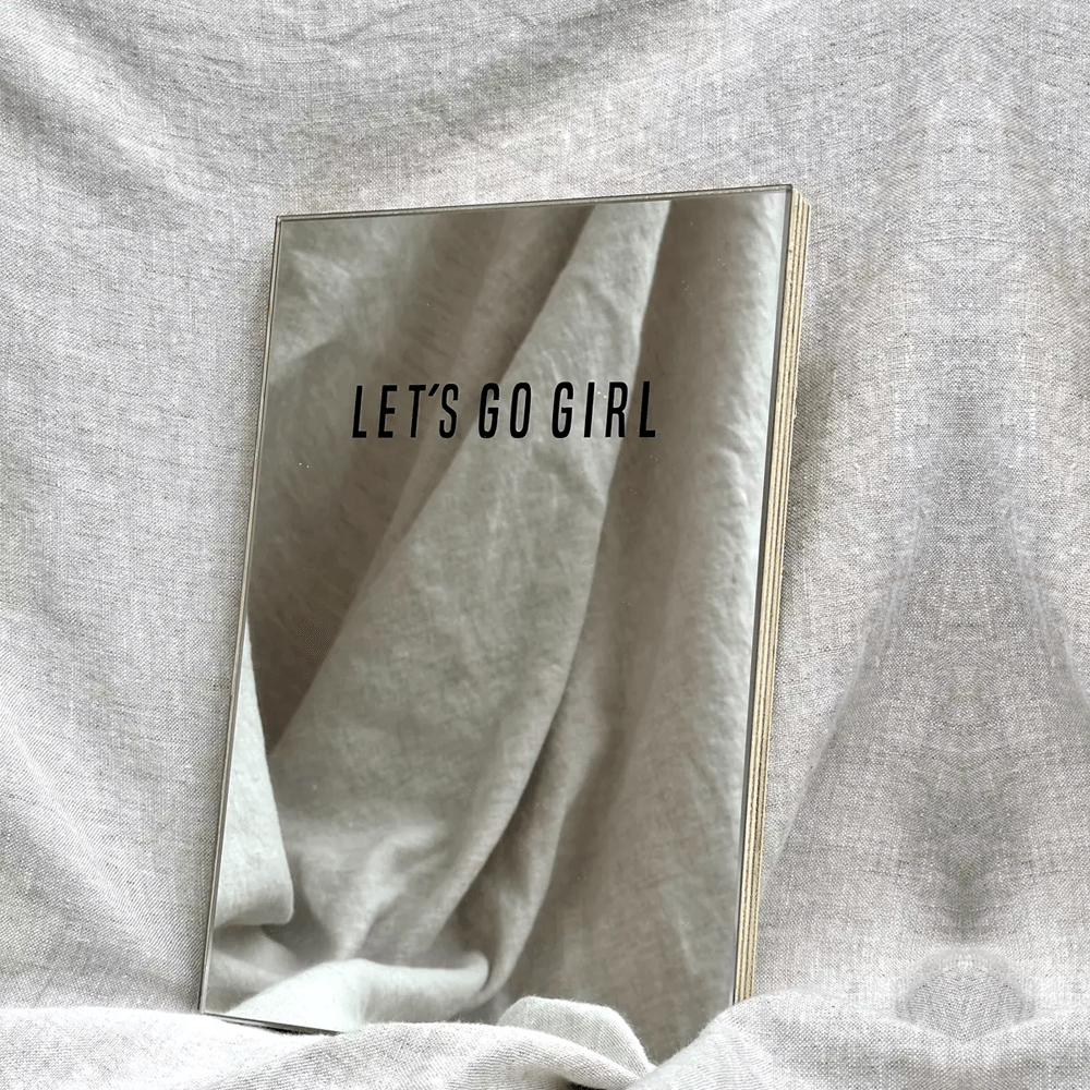 ESPELHO COM ESCRITA LETS GO GIRL 25X17CM