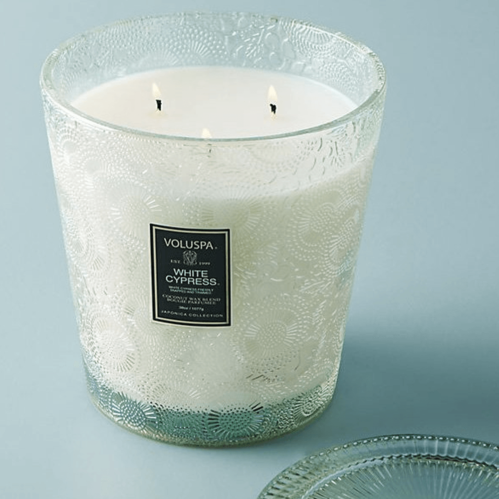 VELA POTE DE VIDRO 3 PAVIOS 80H WHITE CYPRESS VOLUSPA