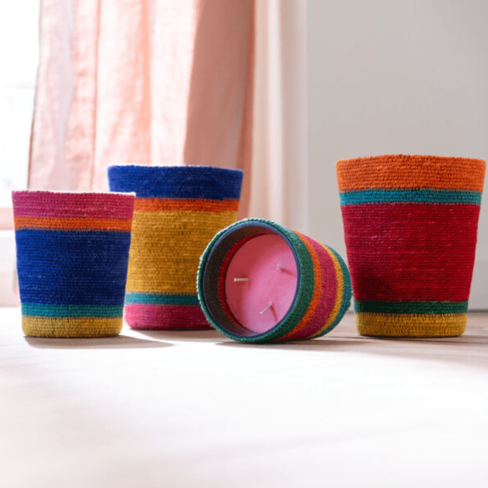 PORTA VELAS BORDADO COLORIDO DE FIBRA SINTÉTICA 19CM
