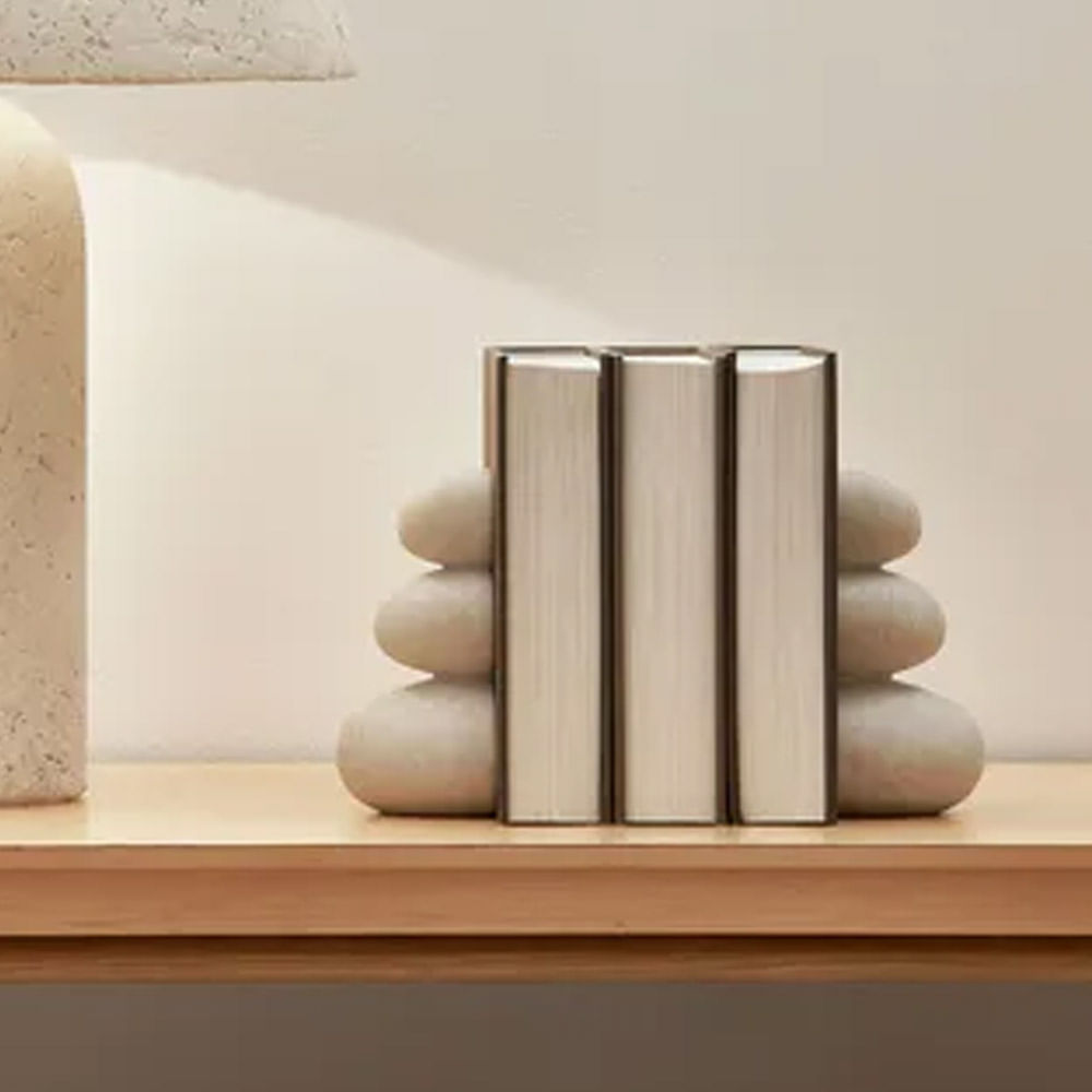 APARADOR DE LIVRO EM POLIRESINA 15X9CM COM 2